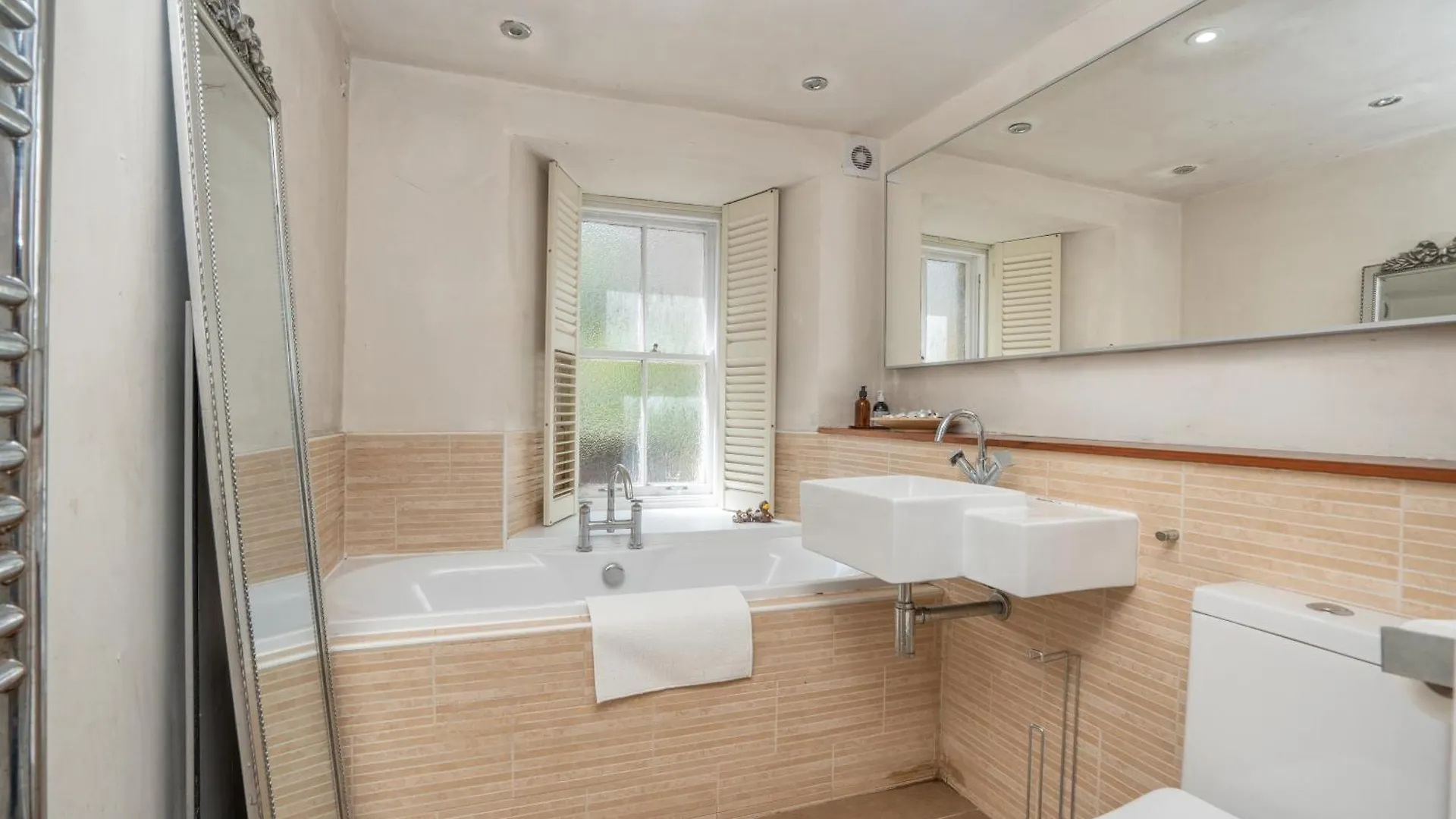 The Old School In Dean Village Edinburgh Apartment