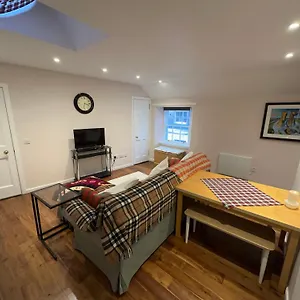  Apartment One Bee